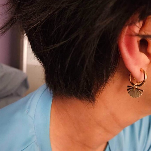 ✨2 for $30✨ Sunburst Hoops Gold Plated Fan Hoop Earring Detachable - Picture 8 of 8